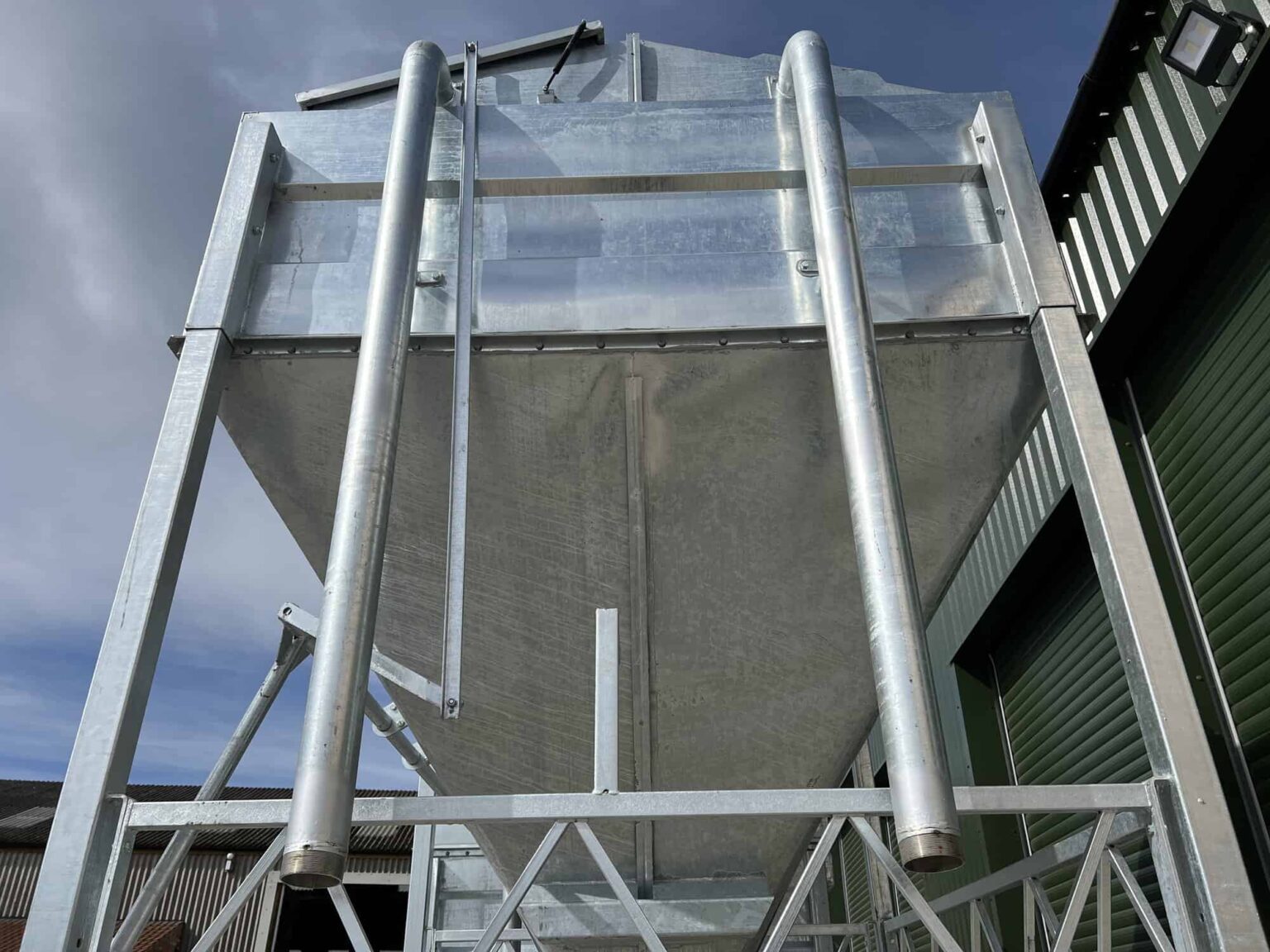 condon-engineering-feed-bin-from-1-tonne