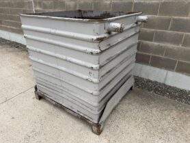 TOTE BINS WITH DROP DOWN FLOOR