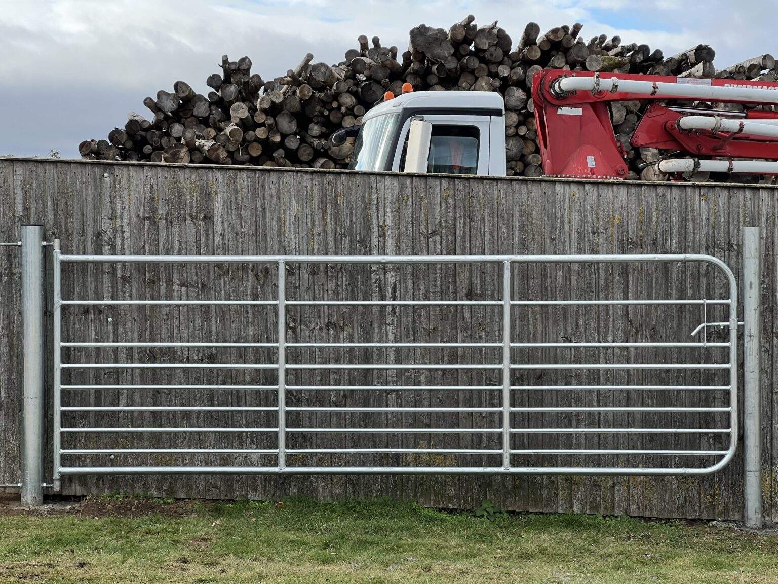 CONDON 9 BAR SHEEP GATE - GM Stephenson Ltd